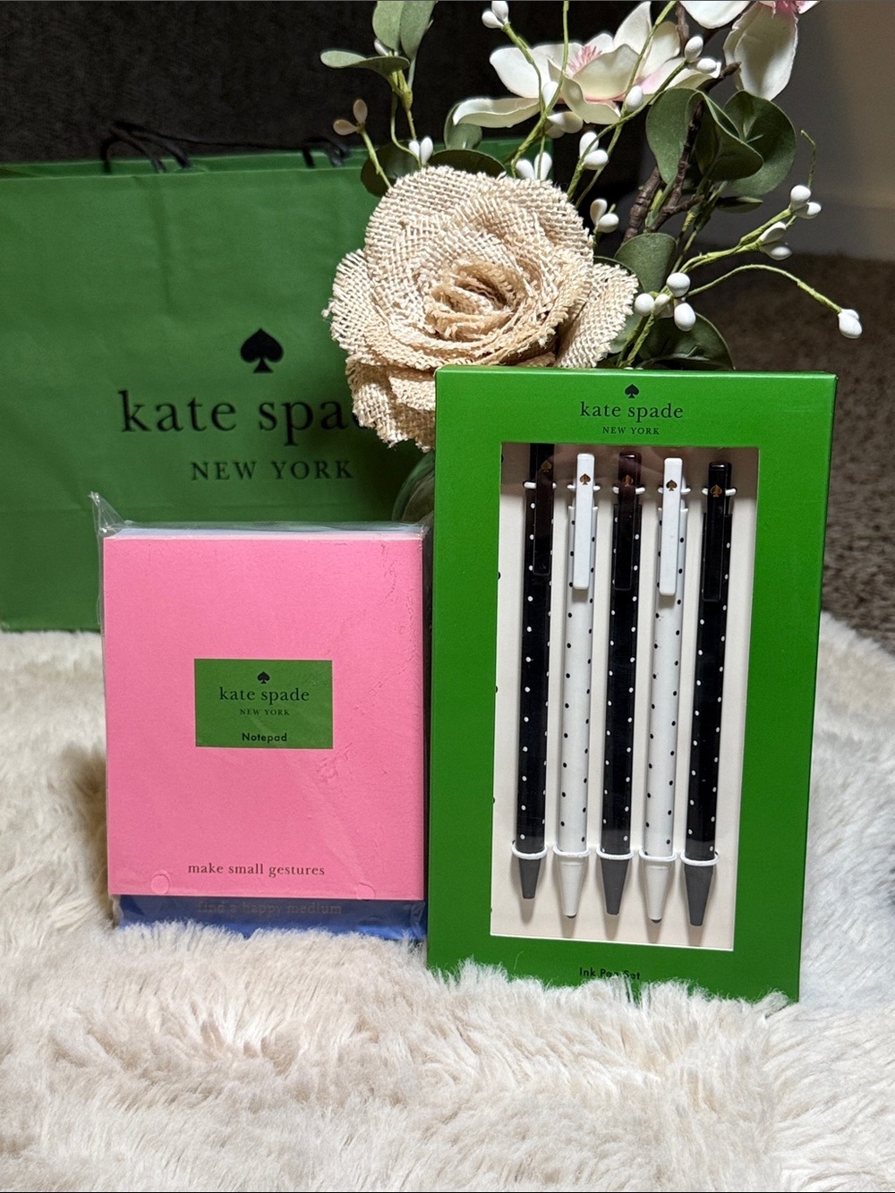 ✨Kate Spade Gestures Notepad with Black & White Polka Dot Pen Set Bundle✨ - Picture 8 of 8